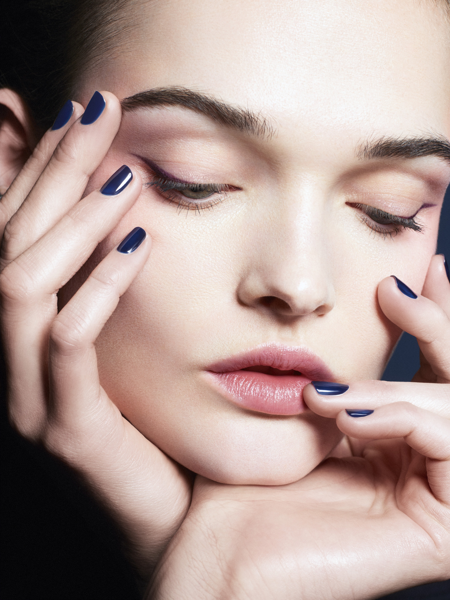 Chanel - winter constellation - bộ sưu tập mùa lễ hội - holiday 2025 makeup collection - luxuo 19