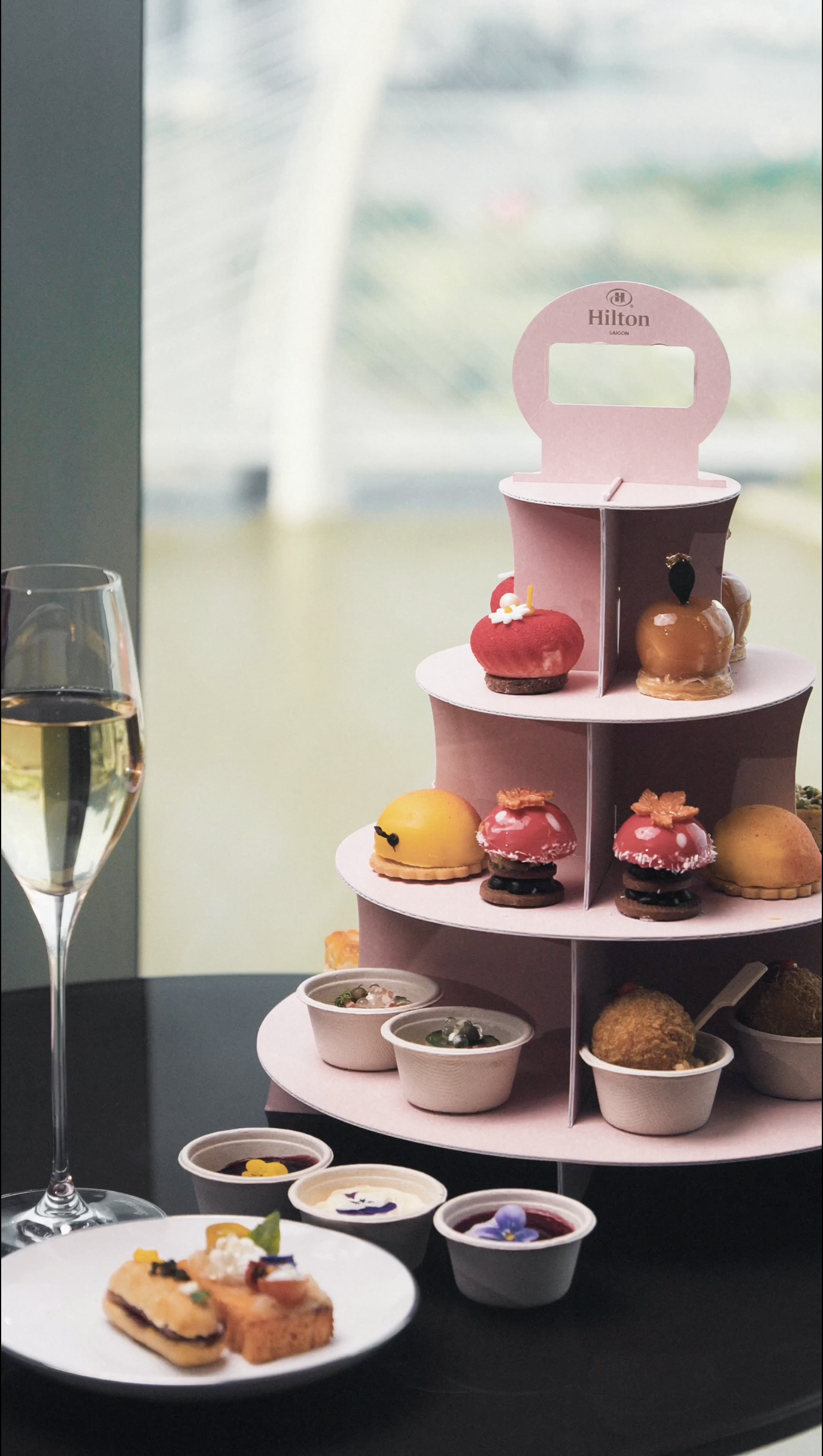 Hilton Saigon - ẩm thực tháng 10 - trải nghiệm ẩm thực - khách sạn cao cấp - luxuo 4