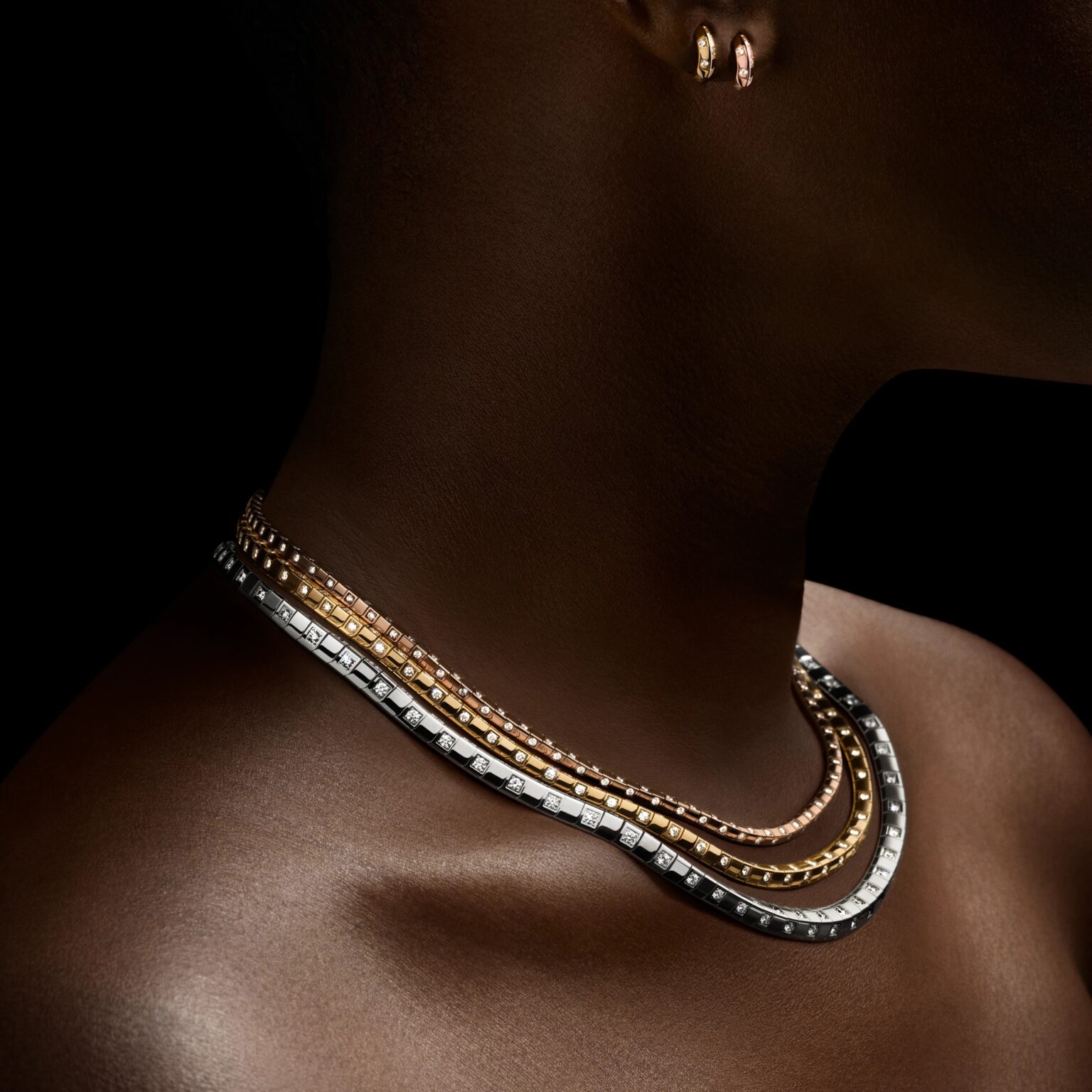 Louis Vuitton - họa tiết Damier - Le Damier de Louis Vuitton - trang sức unisex - cao cấp - thiết kế thủ công - chế tác tinh xảo - luxuo 1