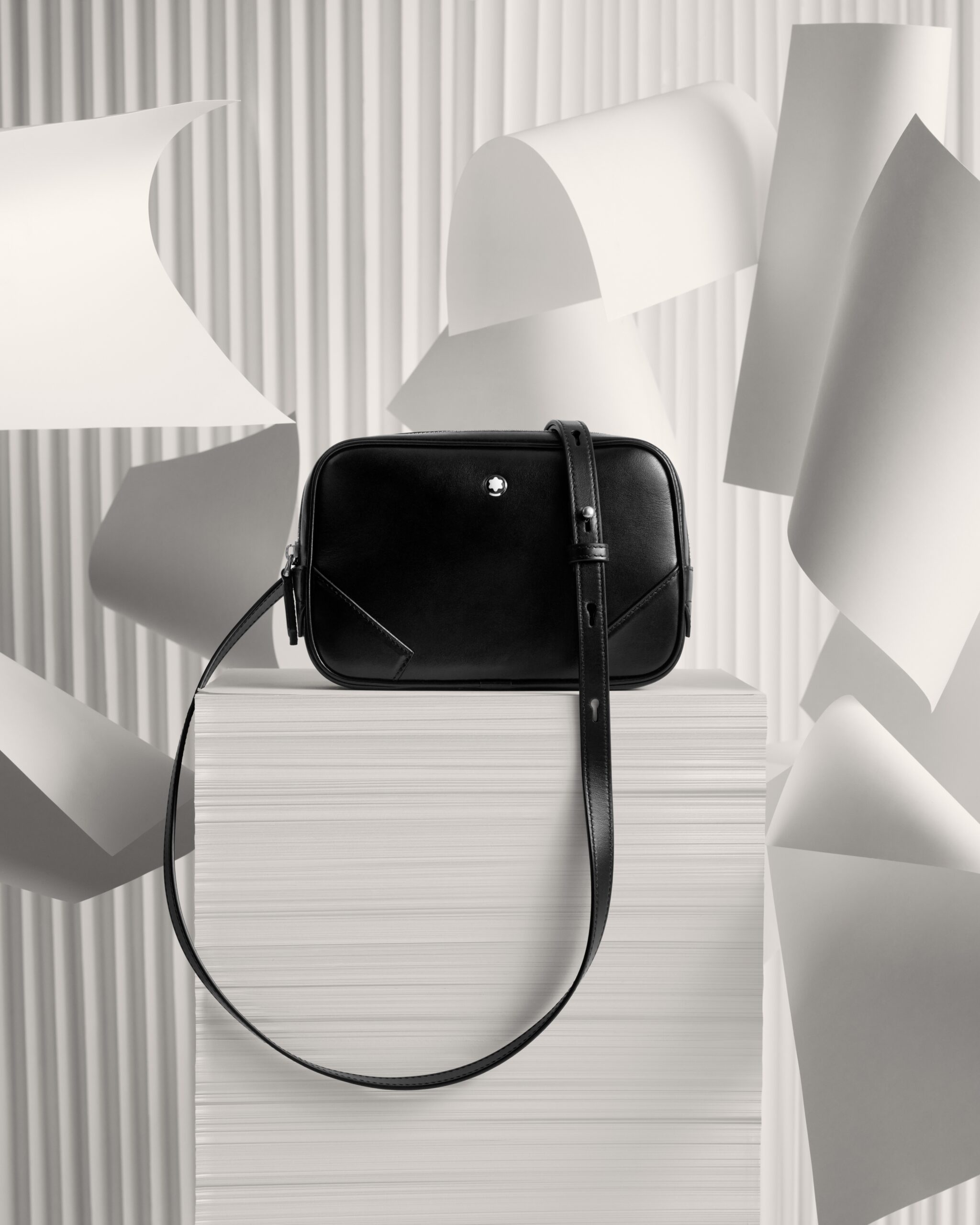 Montblanc - BST Thu - Đông 2025 - phụ kiện da cao cấp - phong cách thanh lịch - thời trang cao cấp - luxuo 7