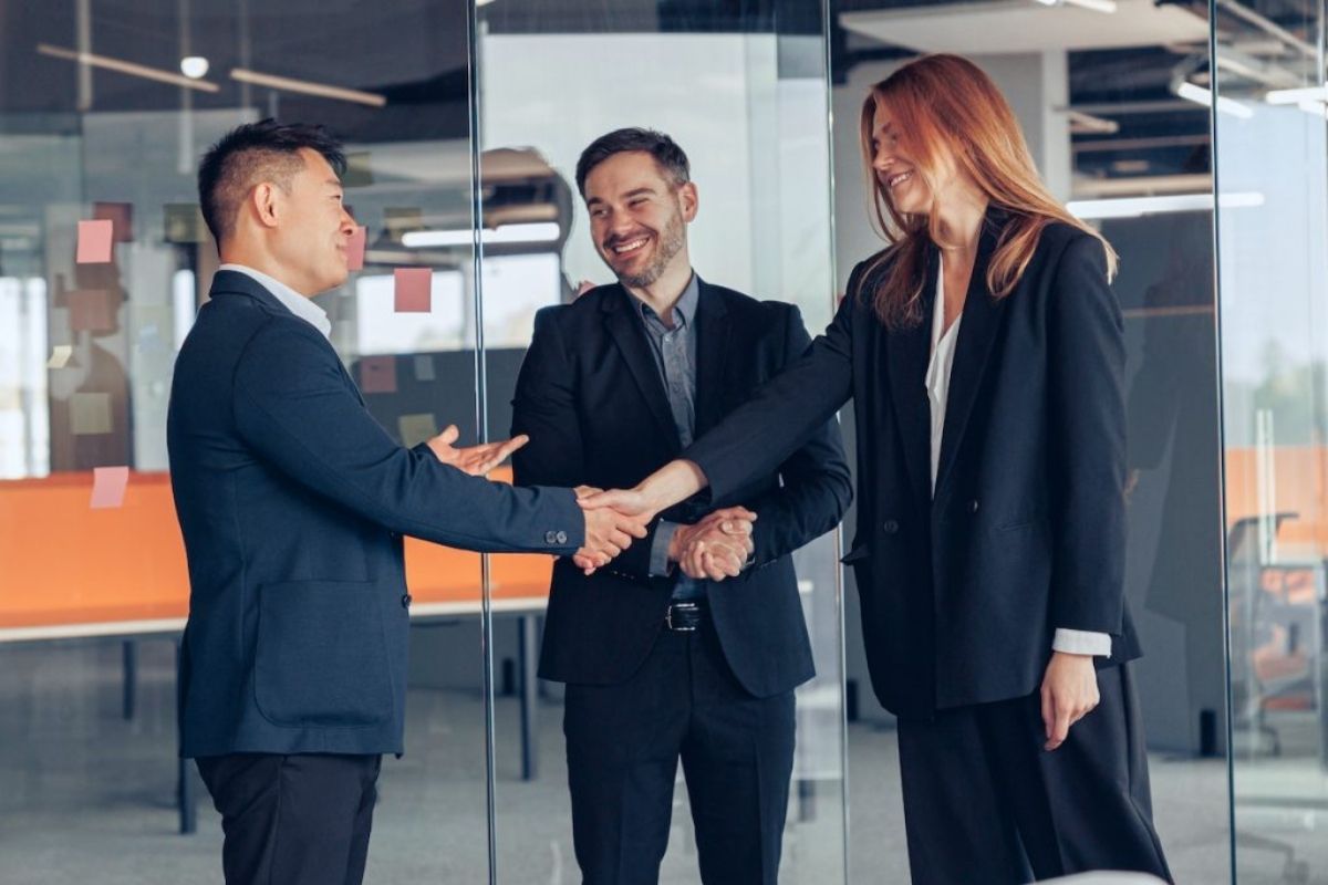 thời trang công tác - phong cách chuyên nghiệp - trang phục công sở - business-travel - phối thanh lịch - luxuo 1