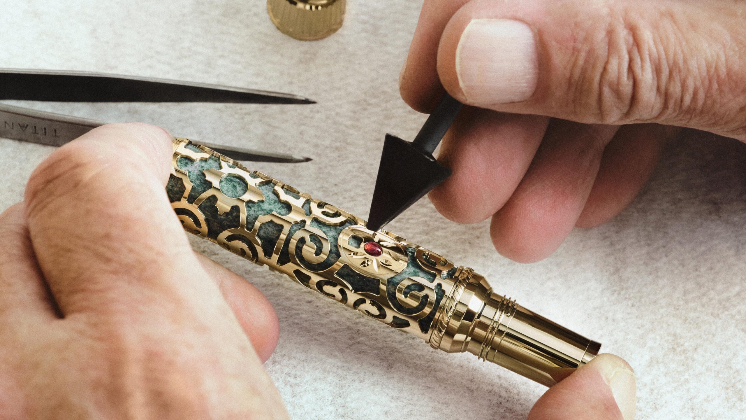 High Artistry A Journey Through Château De Versailles - Montblanc - phụ kiện xa xỉ - bút phiên bản giới hạn - luxuo 5