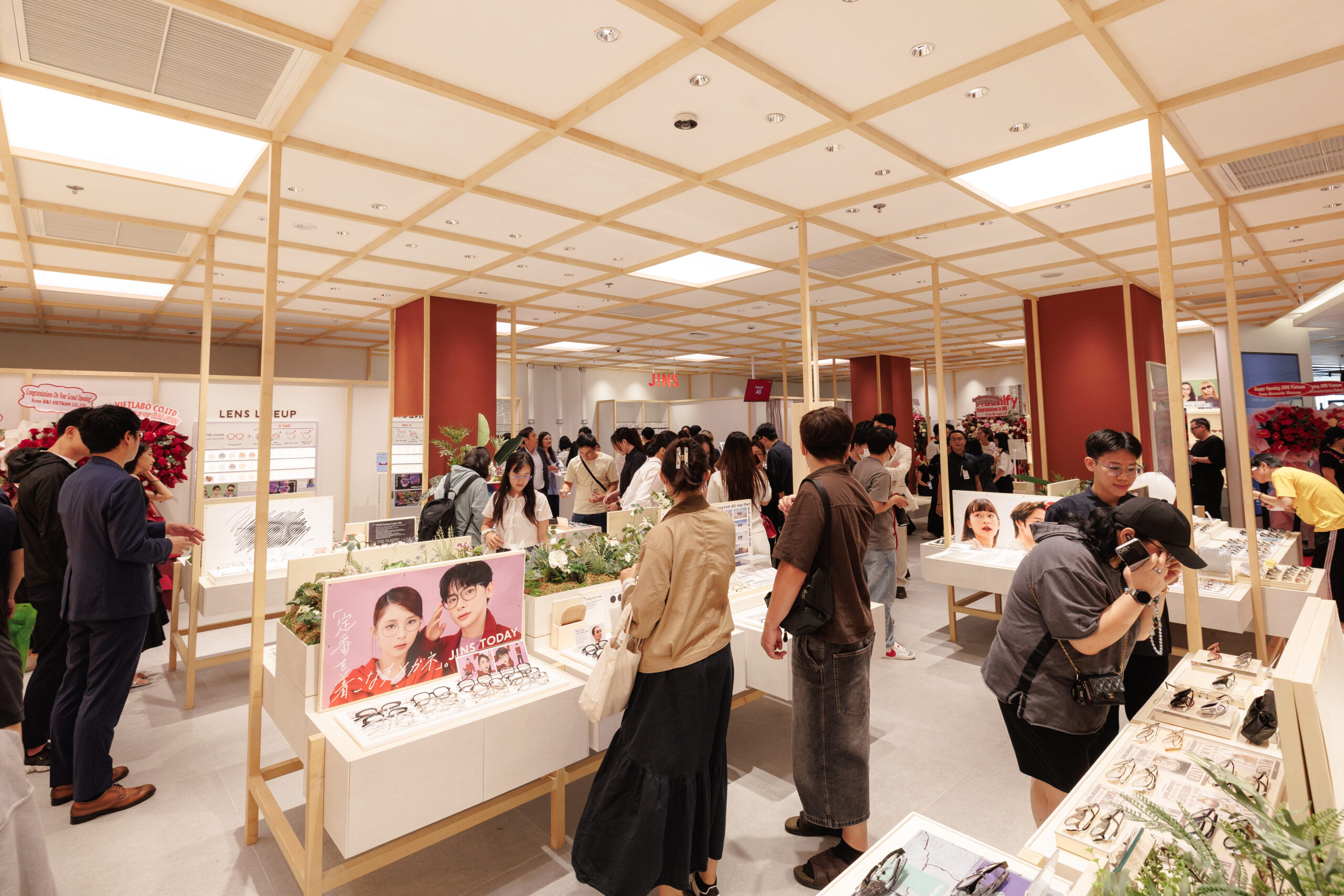 JINS - mắt kính Nhật Bản - Saigon Centre - Magnify Life - Shakkan-hō - chigaidana - kính thời trang - phụ kiện - luxuo 14