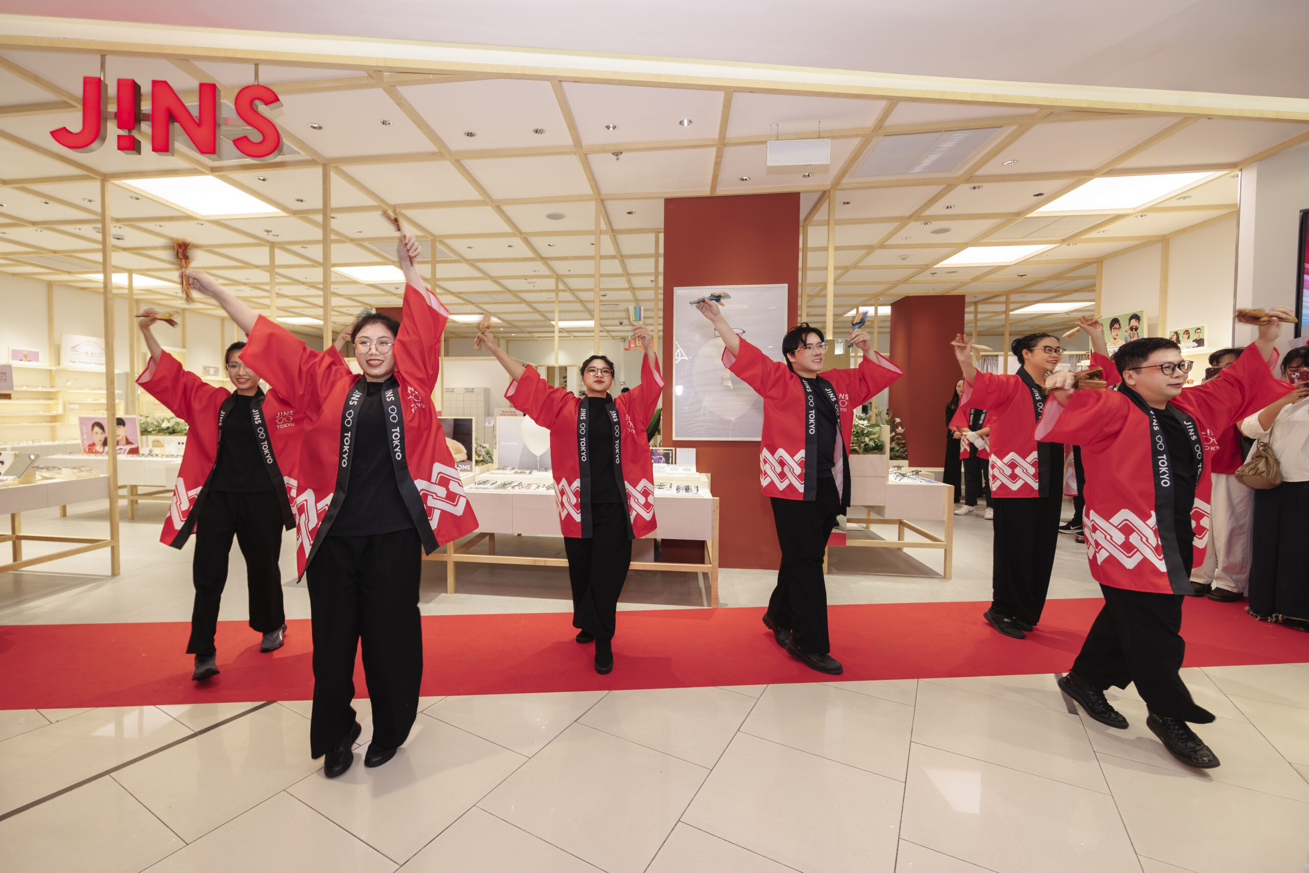 JINS - mắt kính Nhật Bản - Saigon Centre - Magnify Life - Shakkan-hō - chigaidana - kính thời trang - phụ kiện - luxuo 15