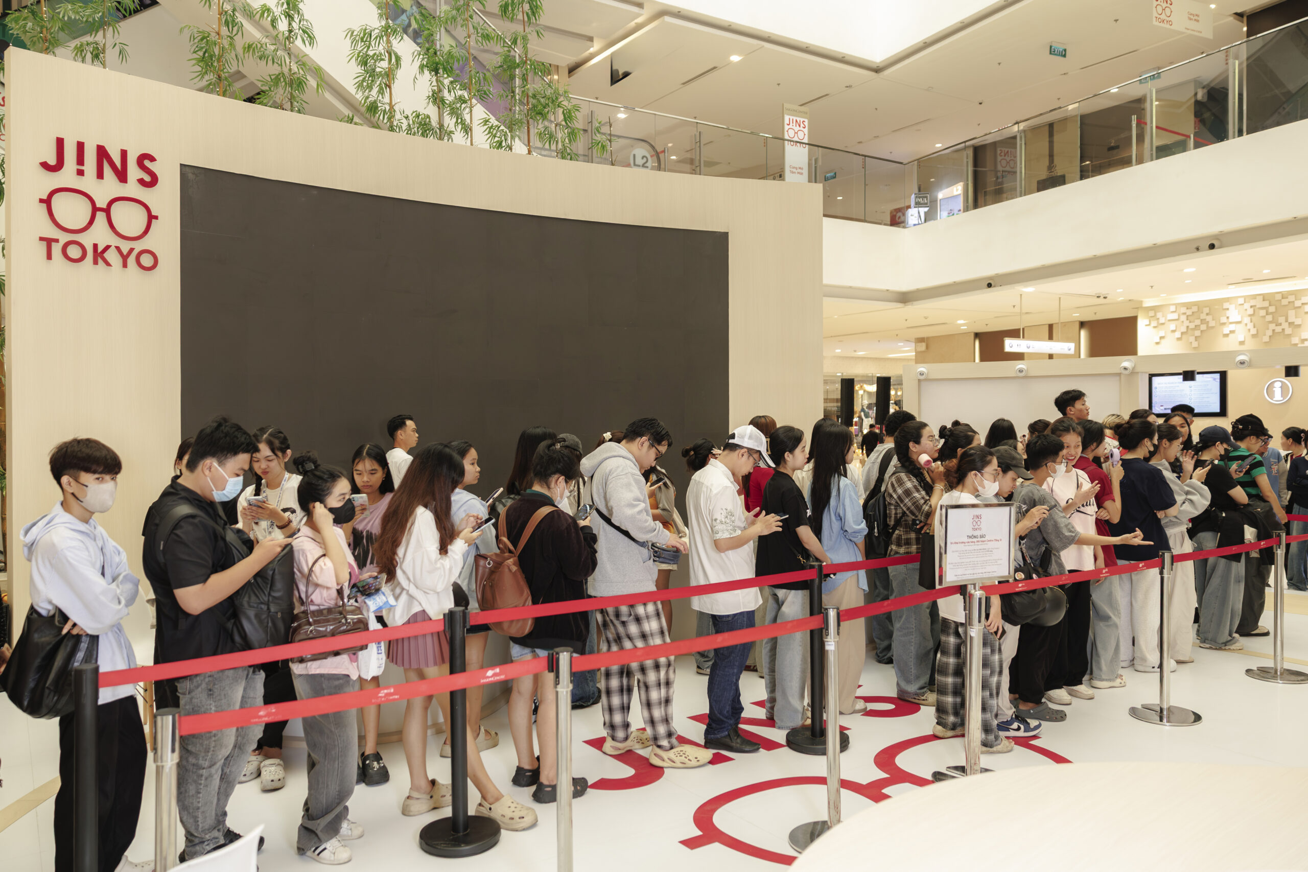 JINS - mắt kính Nhật Bản - Saigon Centre - Magnify Life - Shakkan-hō - chigaidana - kính thời trang - phụ kiện - luxuo 9