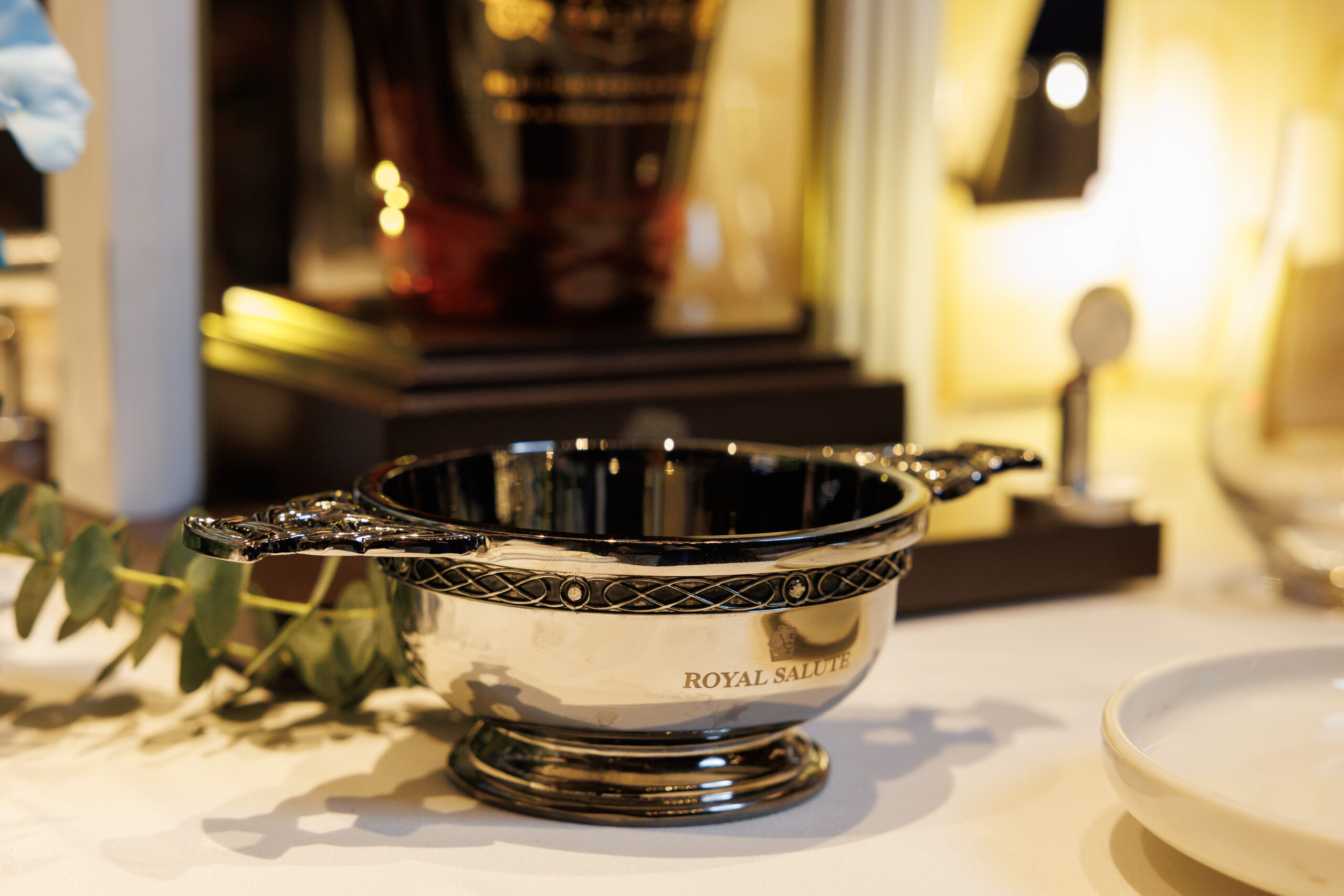 Royal Salute - 62 Gun Salute - whisky thượng hạng, nghi lễ hoàng gia Anh - luxuo 4