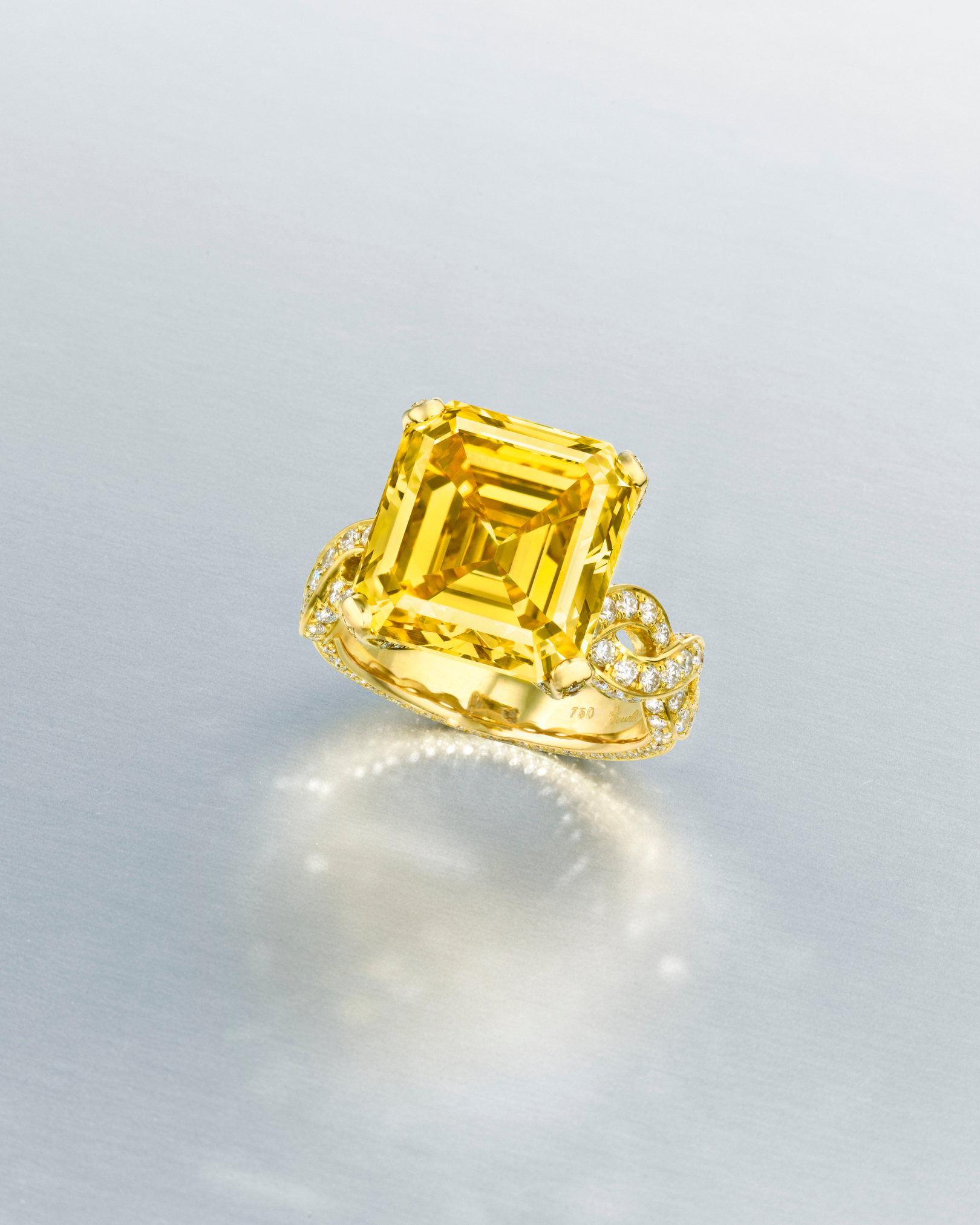 christie's - hong kong - the royal blue - sapphire kashmir - đấu giá trang sức - tuần lễ xa xỉ - luxuo 8