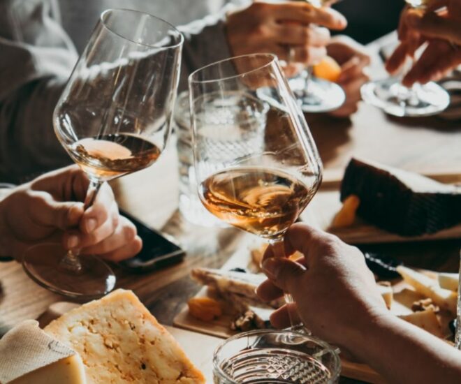 thưởng thức rượu vang - trải nghiệm đa giác quan - whisky - luxuo 1