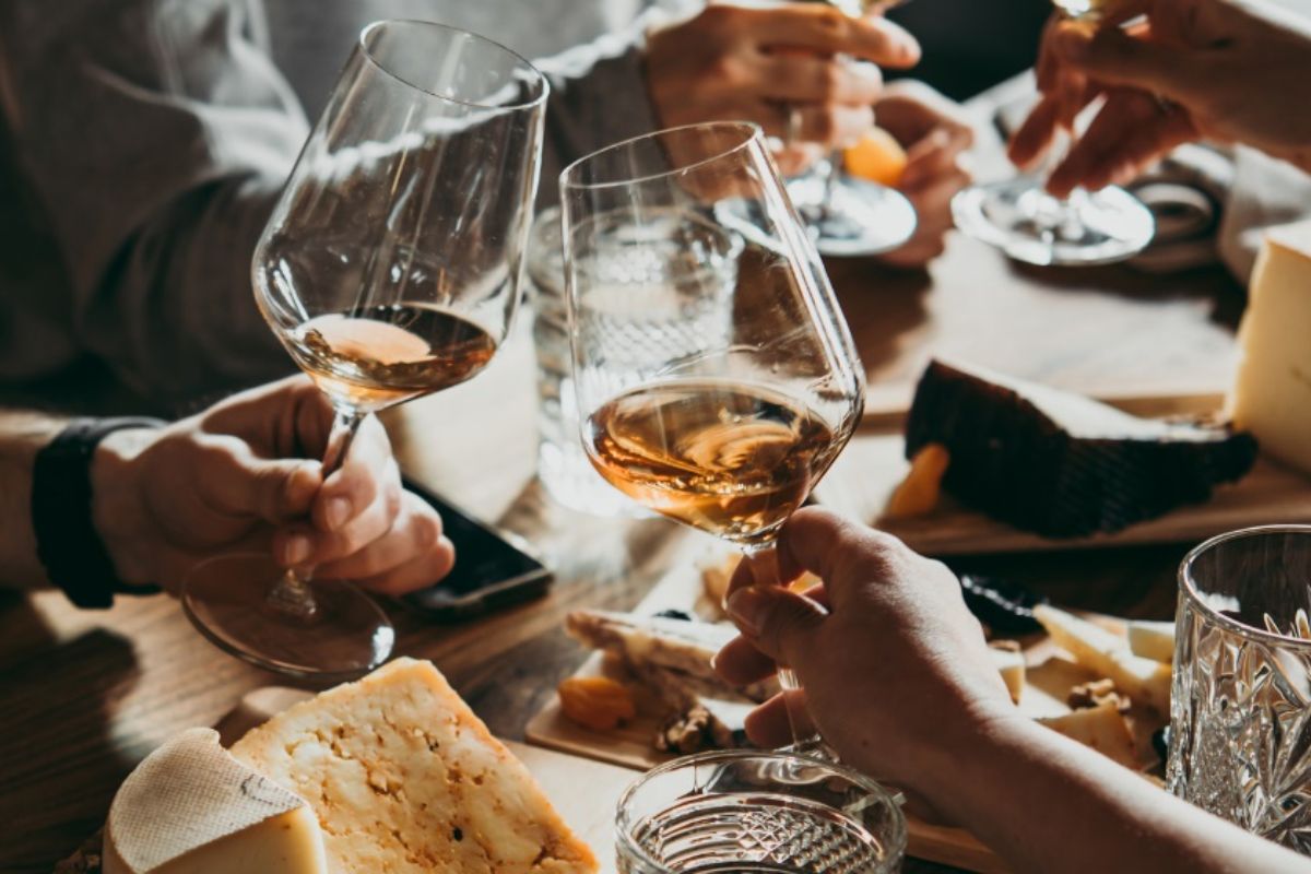 thưởng thức rượu vang - trải nghiệm đa giác quan - whisky - luxuo 1