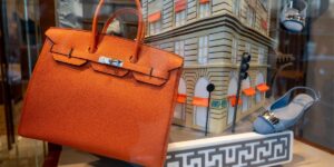 Hermès và chiến lược khan hiếm để trở thành biểu tượng giá trị được khao khát