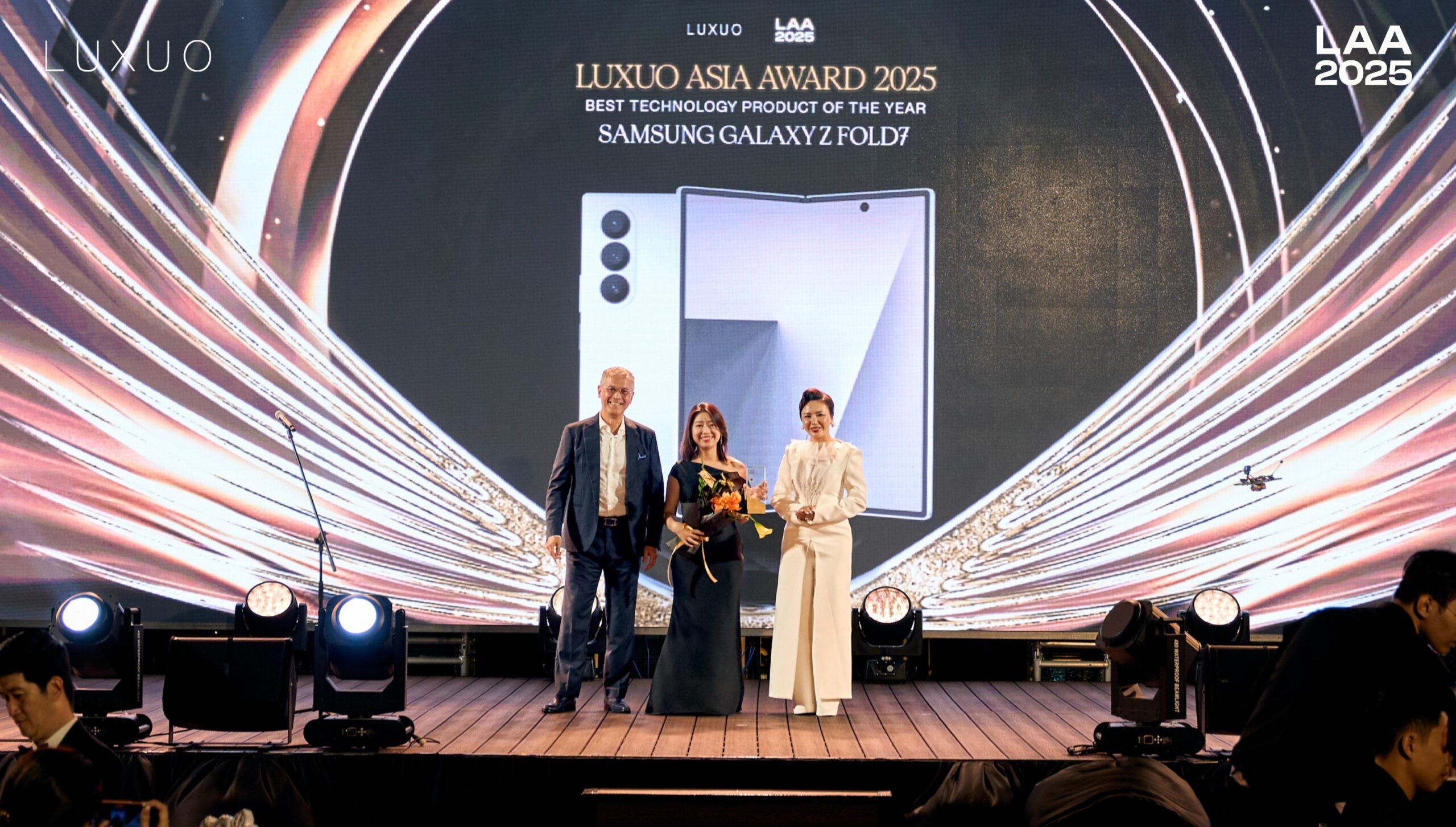 Samsung Galaxy Z Fold7 - LUXUO ASIA AWARDS 2025 - Best Technology Product Of The Year - Luxurious Lifestyle - Vietnam Legacy Arise logo