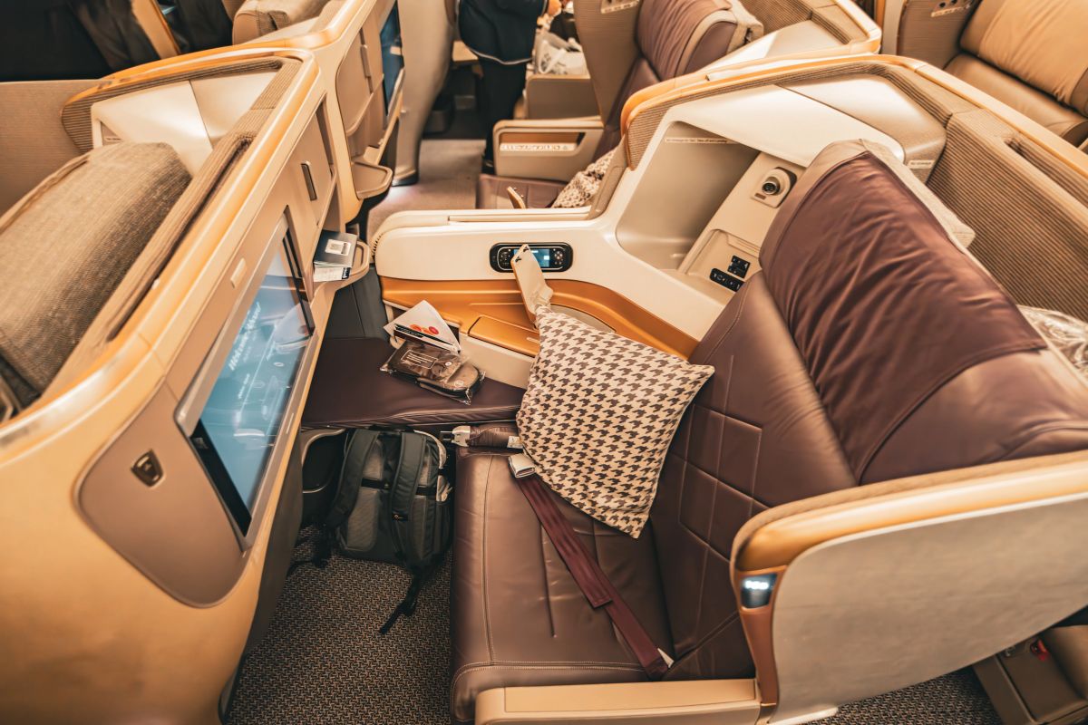ghế hạng thương gia - khoang thương gia - dịch vụ hàng không cao cấp - trải nghiệm bay sang trọng - luxuo 8