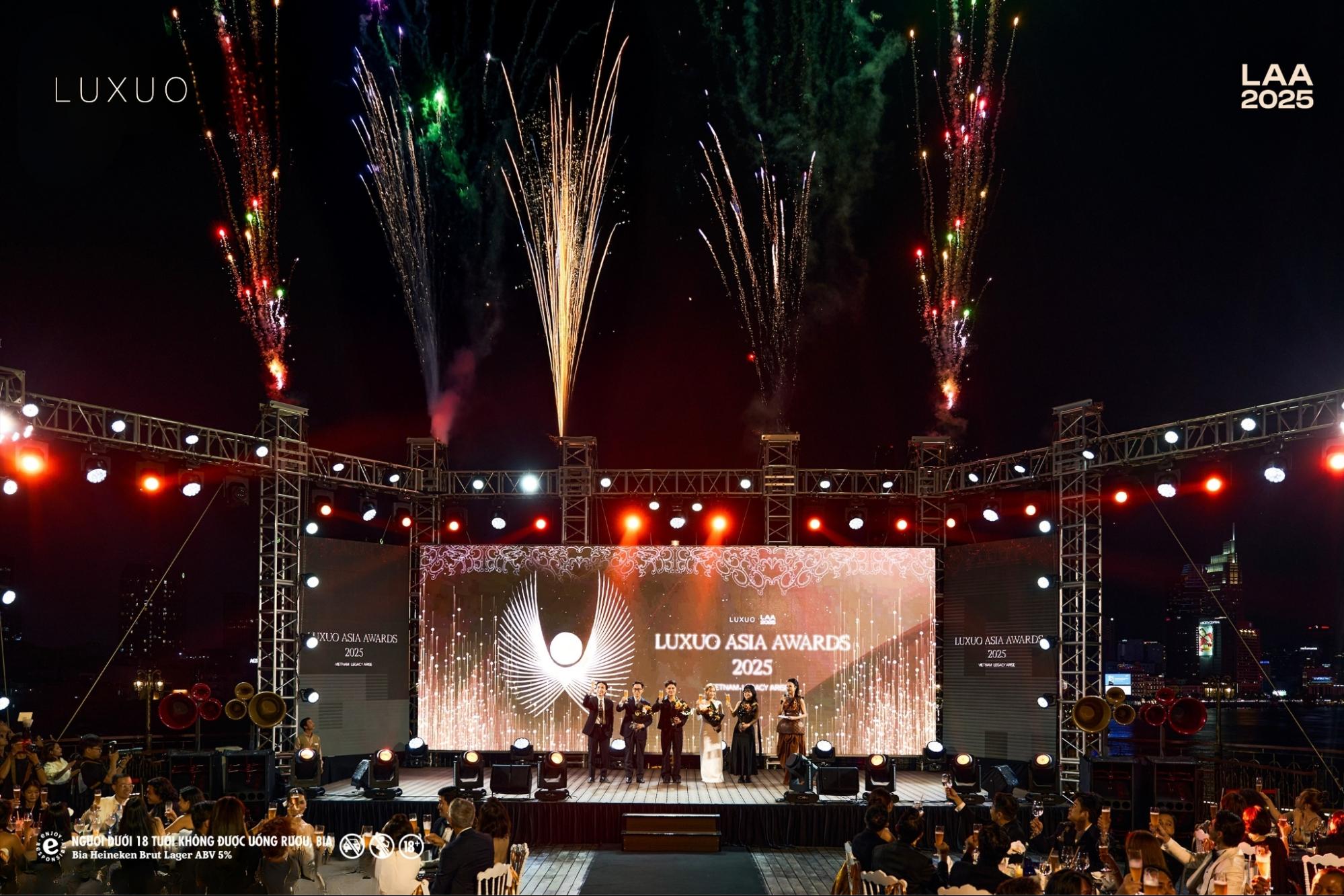 LUXUO ASIA AWARDS 2025 - Vietnam Legacy Arise - REVER Cruise - du thuyền ẩm thực cao cấp - Best Luxury Cruise Of The Year - Luxurious Lifestyle 5 6