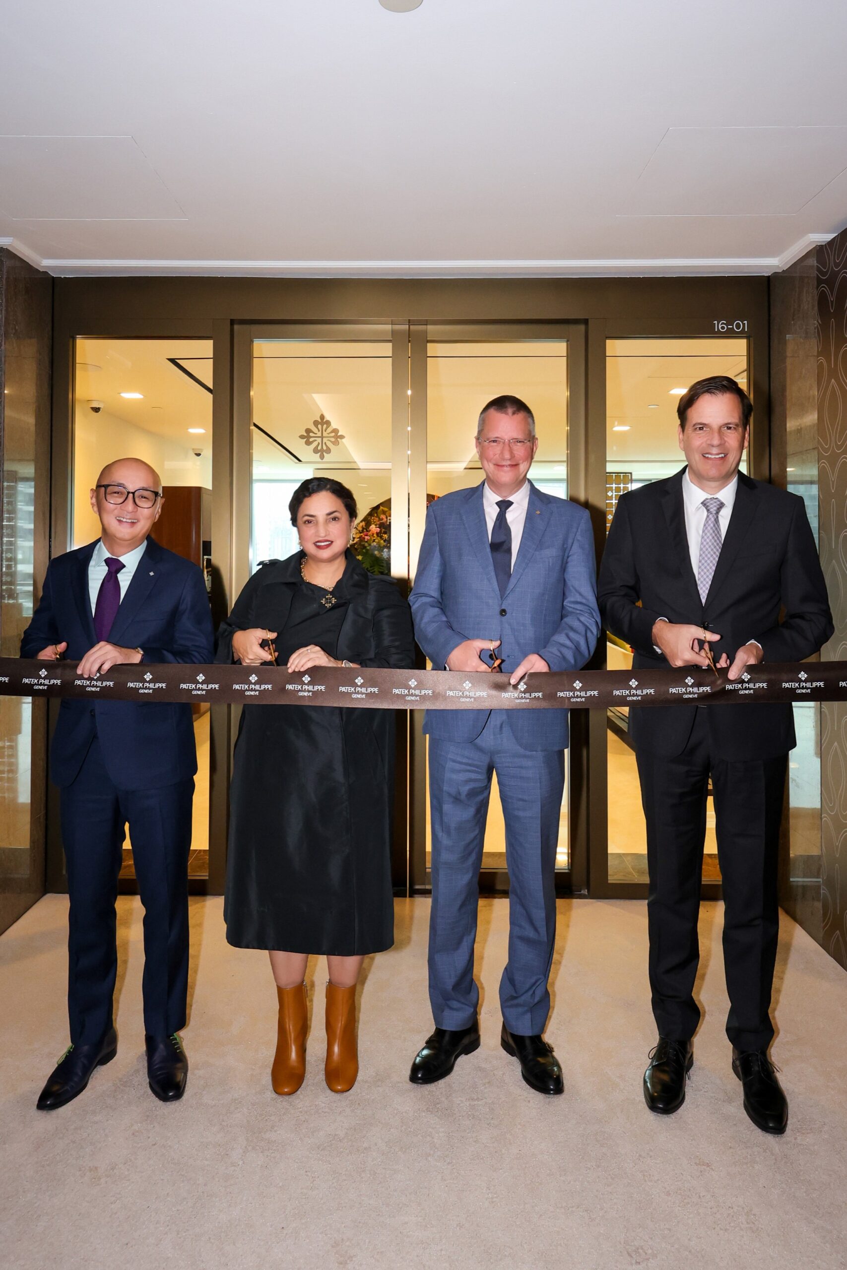 Patek Philippe - Trung tâm Dịch vụ Patek Philippe - phục chế đồng hồ - phụ kiện cao cấp - luxuo 15