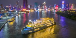 REVER Cruise: Trải nghiệm độc bản ngắm pháo hoa trên du thuyền dịp đại lễ