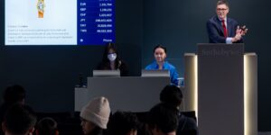 Sotheby’s Hong Kong lập kỷ lục châu Á với phiên đấu giá đồng hồ hơn 52 triệu USD